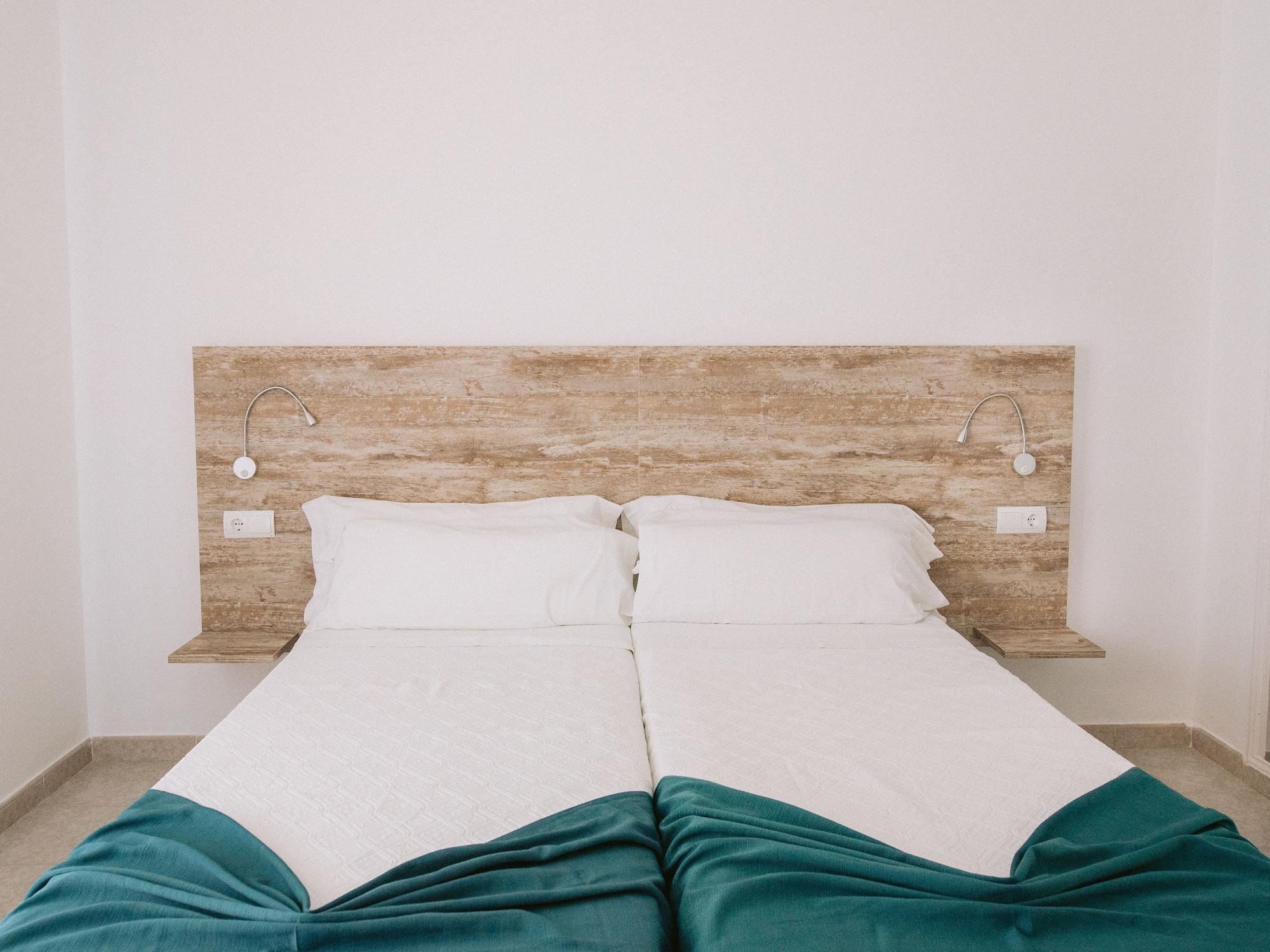 Hostal Valencia Sant Antoni de Portmany Esterno foto
