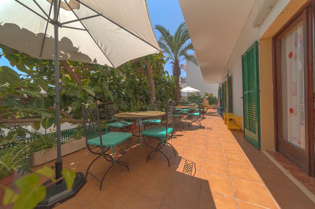 Hostal Valencia Sant Antoni de Portmany Esterno foto